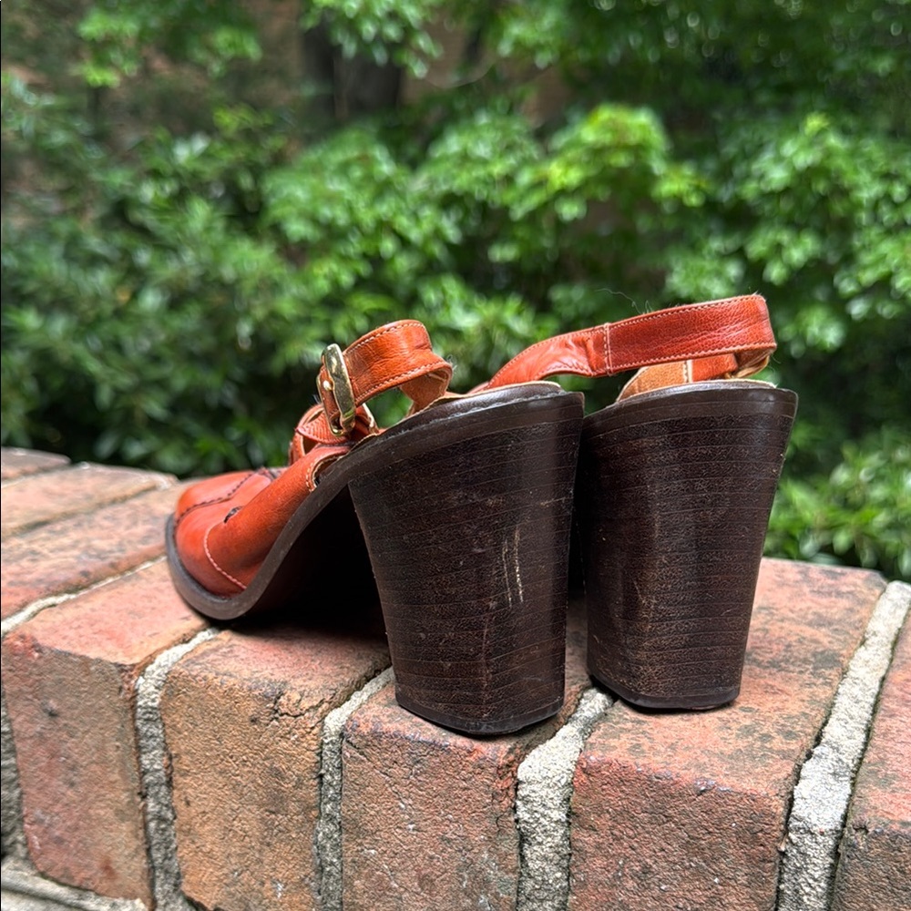 CHANEL burnt Orange Leather sling back Heels - Picture 4 of 8